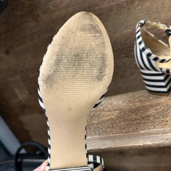 Talbots Black & White Striped Block Heel Sandals Size 7M - Picture 6 of 9